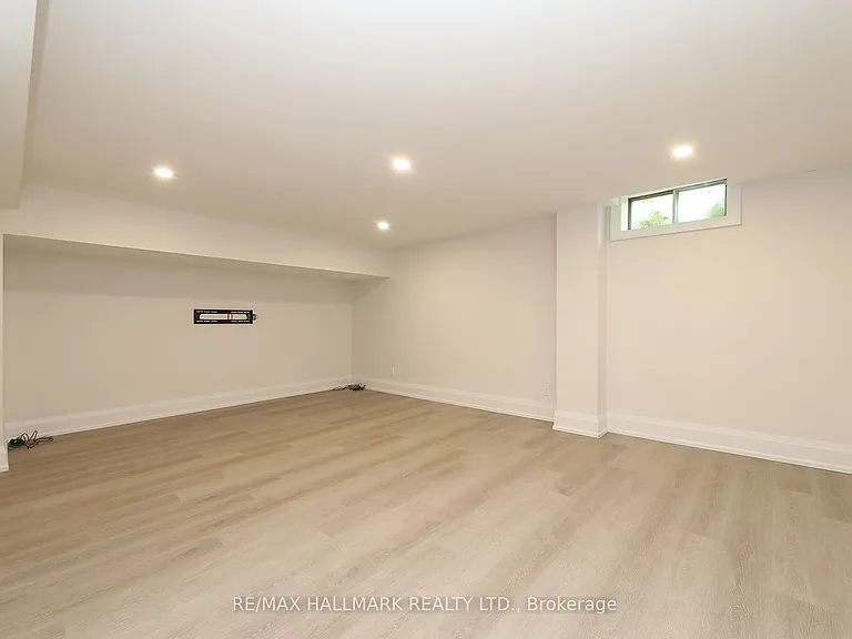 58 Pickett Cres — Photo 38
