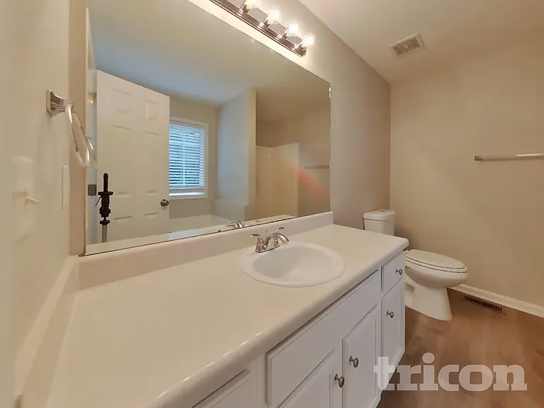 141 Fairfax Dr — Photo 8
