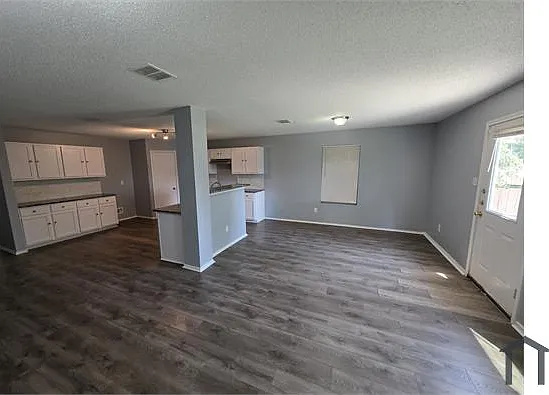 5 bed, 3568 sqft, $3,500 — Photo 4
