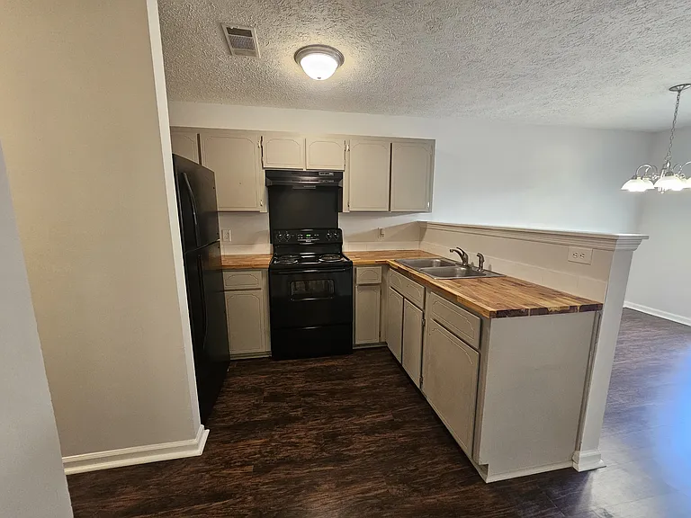117 Hunt Club Ct — Photo 6