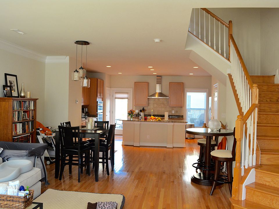 Open concept living / dining