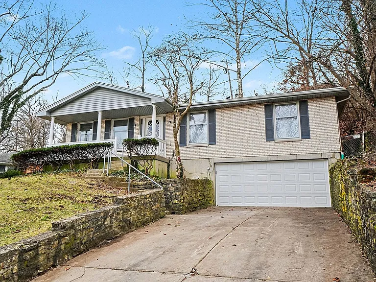 334 Hyde Park Dr — Photo 6