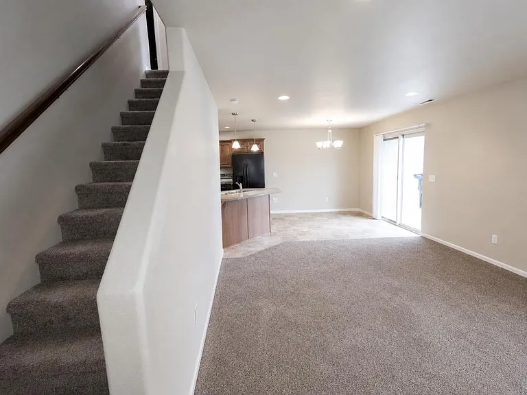 864 Compass Loop — Photo 3