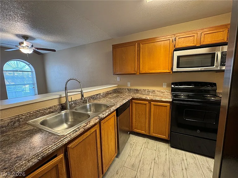 1800 Edmond St #162 — Photo 7