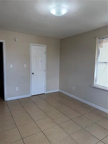1945 Pace Blvd #104 — Photo 8