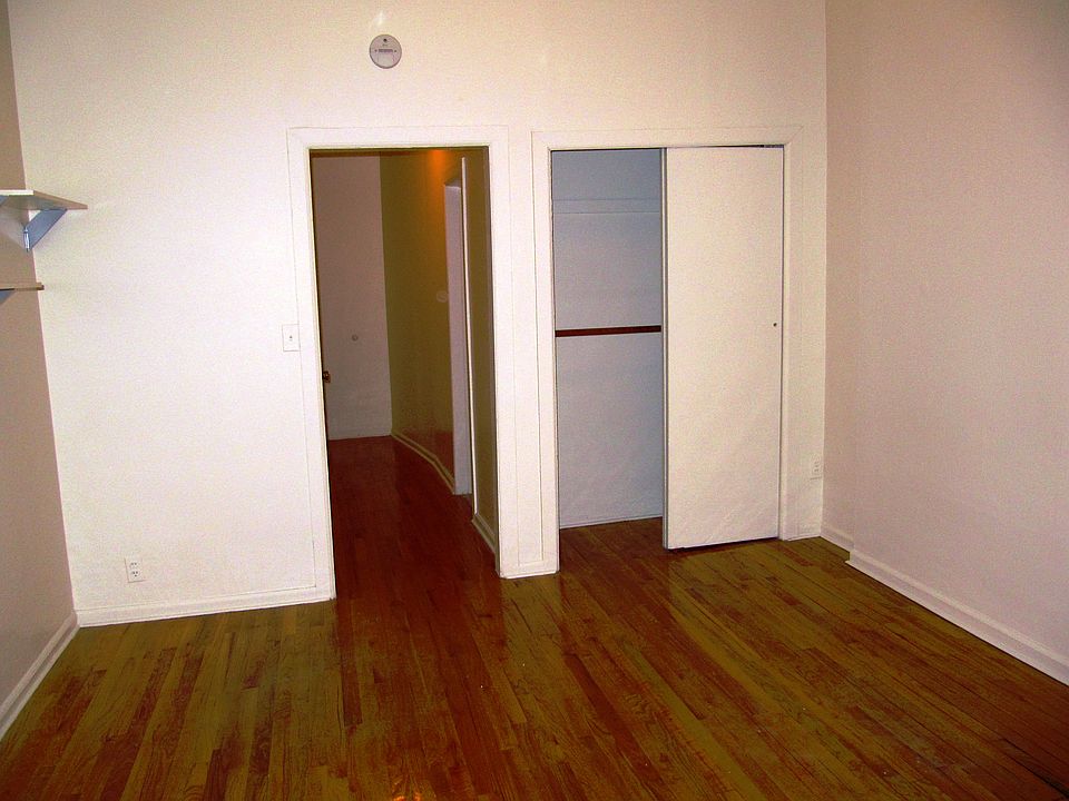Building Photo 4