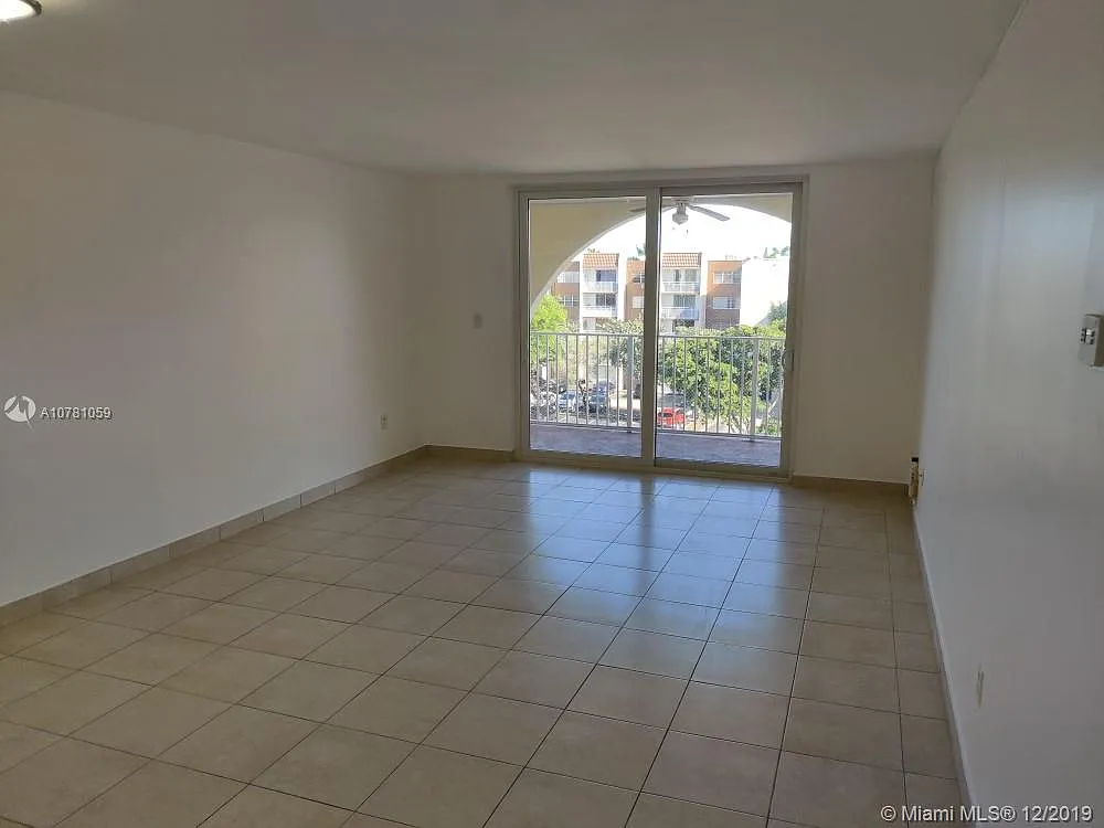 1 bed, 870 sqft, $1,850 — Photo 3