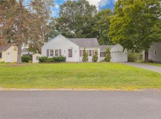 9 Hilltop Dr, New Windsor, NY 12553