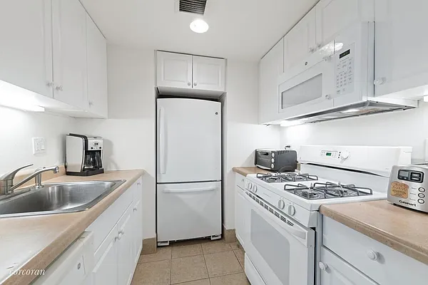 Rented by Corcoran | media 2