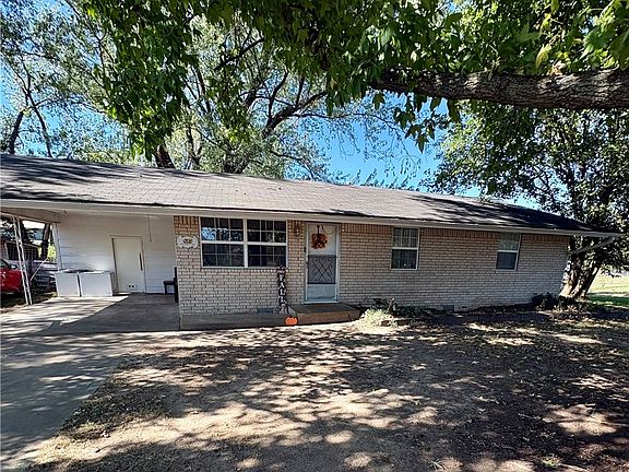 2nd image of 615 Pleasant Ave