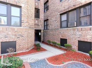 3724 1/2 N Pine Grove Ave APT 1E, Chicago, IL 60613