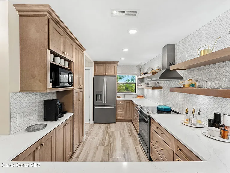 2160 N Highway A1a Hwy #305 — Photo 6