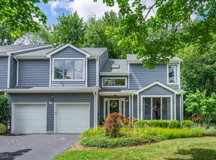 20 Raven Dr, Morristown, NJ 07960