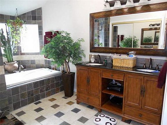 4th image of 2511 Laurel Valley Ln