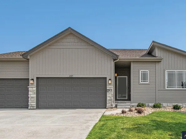 16902 Newport Ave, Omaha, NE 68116