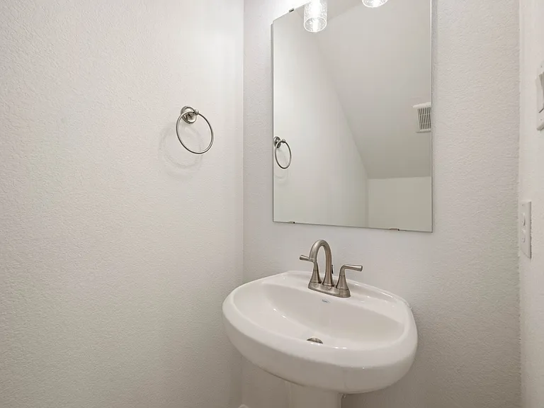 2629 Tanager St — Photo 11