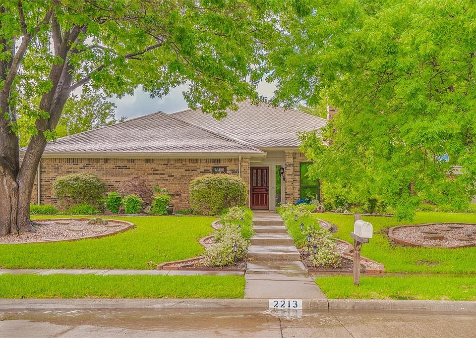 1st image of 2213 Cliffside Dr