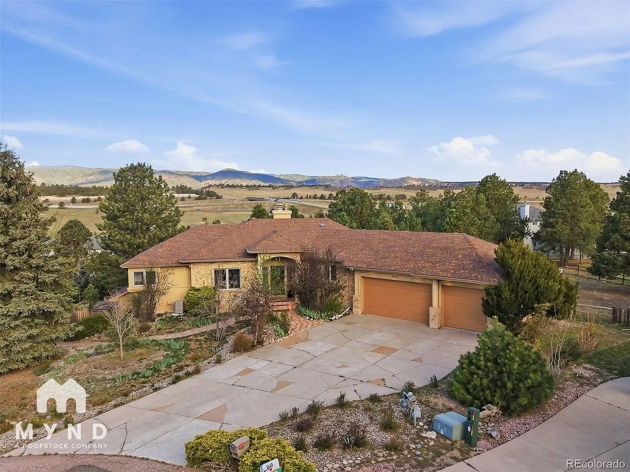 4 bed, 3.5 bath, 3881 sqft, $3,555 — Photo 1