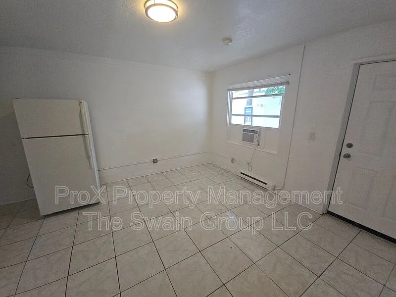 218 Florida Ave — Photo 3