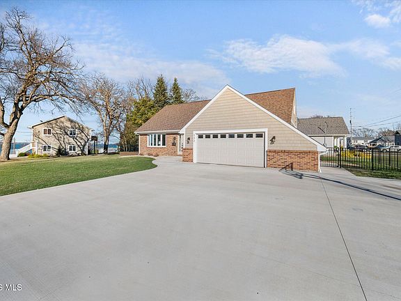 2nd image of 502 Stone St