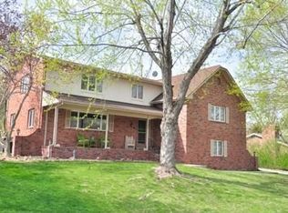 7429 Whitestone Dr, Lincoln, NE 68506