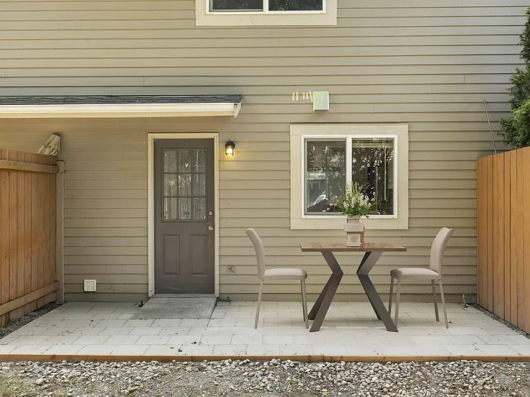 Townhomes at Melody Hill - Beautifully Renovated Townhomes — Photo 7