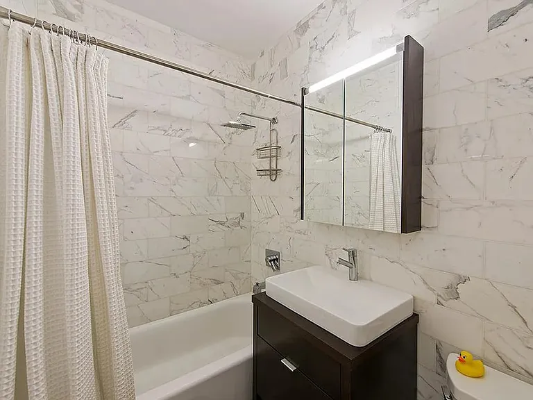 99 John St #707 — Photo 8