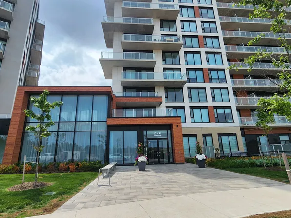 2 David Eyer Rd #23, Richmond Hill, ON L4S 0N6