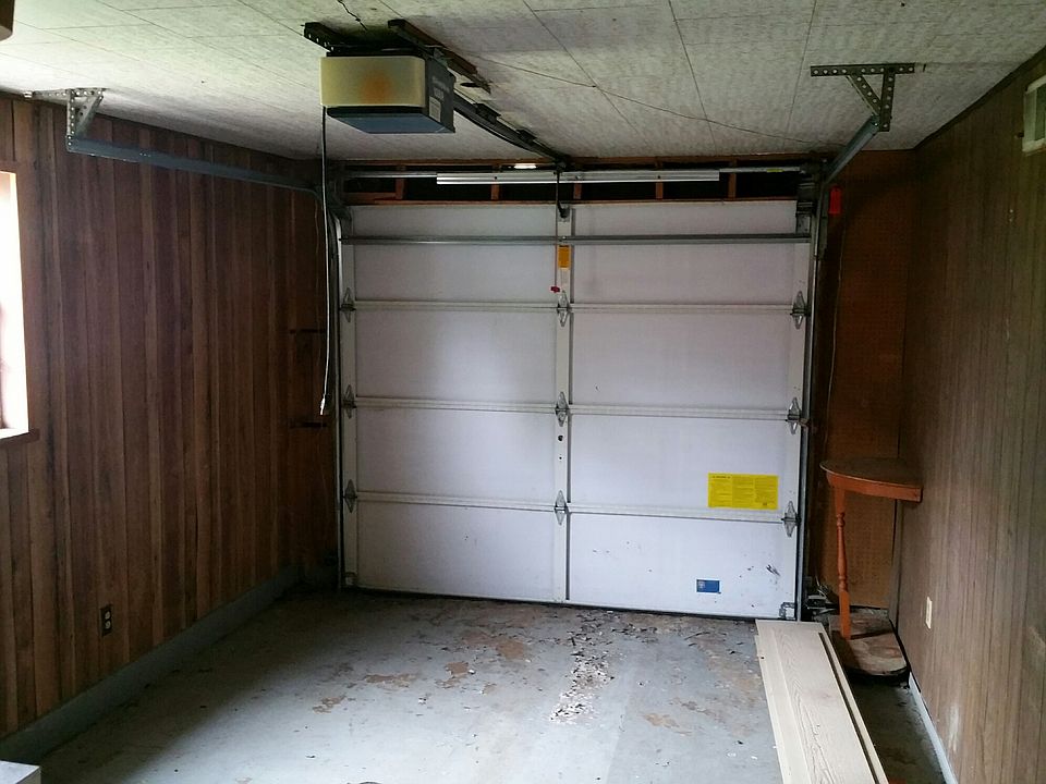2nd image of 4903 Hallbrook Dr