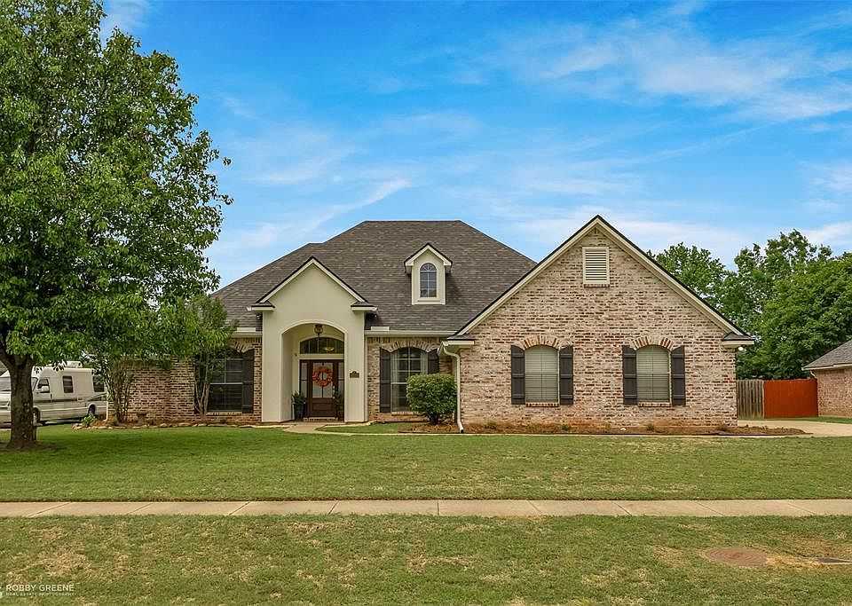 1st image of 1816 Bayou Bend Dr