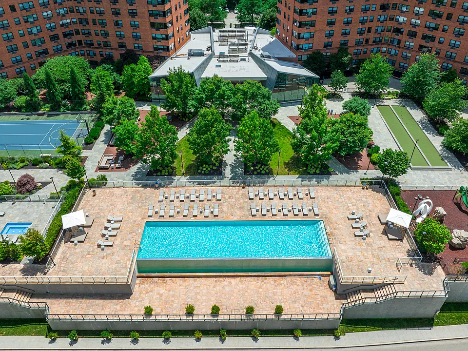 633-35 W Rittenhouse St #2