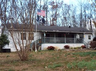 392 Bidwell Rd, Whittier, NC 28789