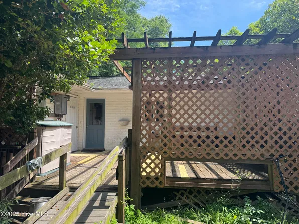 4022 Wilshire Boulevard, Wilmington, NC 28403