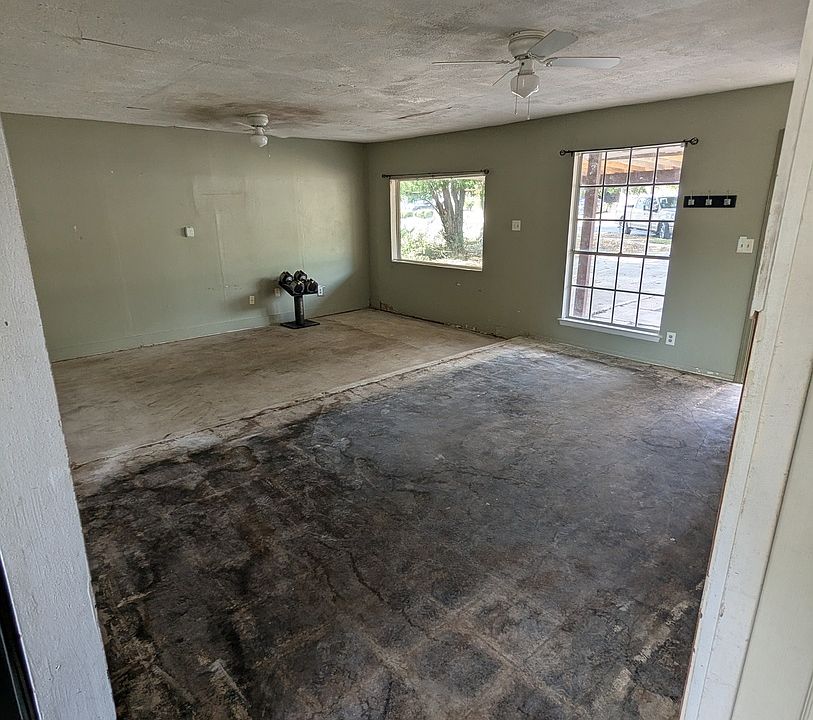 2nd image of 7146 Glen Grove