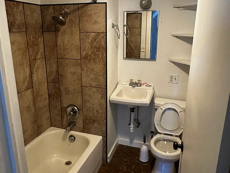 712 Beechurst Ave #1 — Photo 4