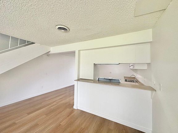 5th image of 13112 Cypress St #3B-2Ba-1300Sqft