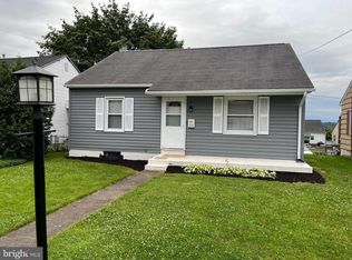 218 Wecaf Rd, New Holland, PA 17557