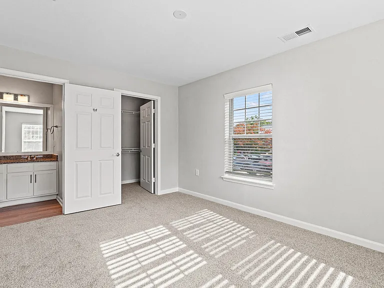 SomerHill Farms Apartments — Photo 9