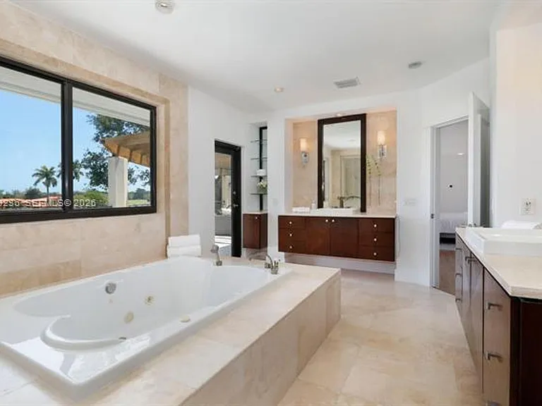 3425 Alhambra Cir — Photo 41