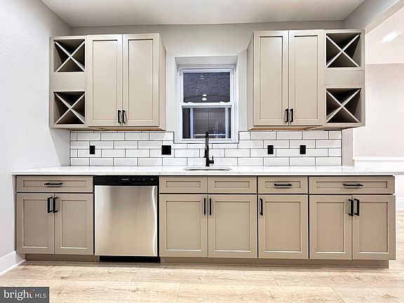 4th image of 5719 Larchwood Ave