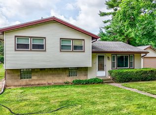 132 New St, Seneca, IL 61360
