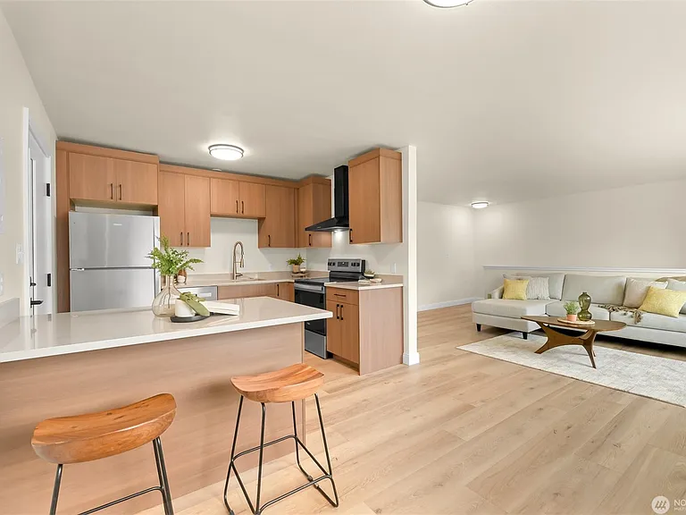 810 Irving St — Photo 15