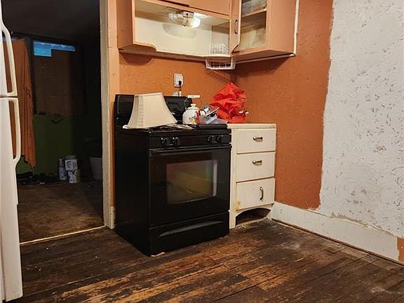 5th image of 3833 Ruby Ave