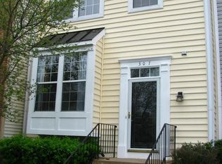 307 Knollwood Ct, Stafford, VA 22554