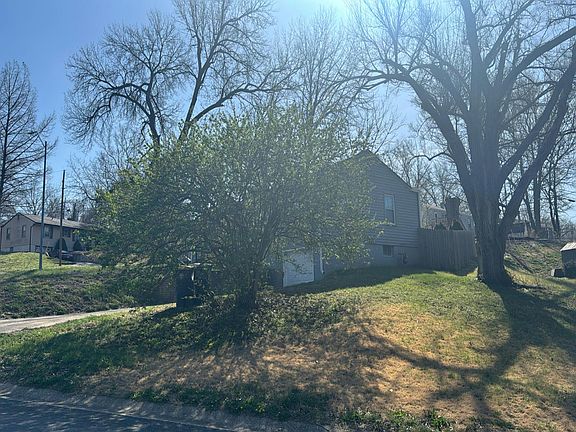 2nd image of 3627 N Lister Ave