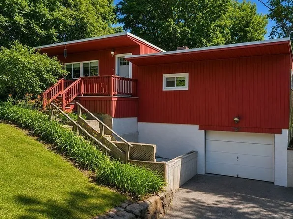 75 Manomet Point Rd, Plymouth, MA 02360