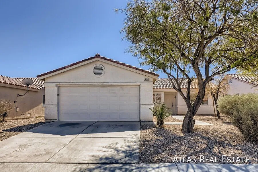 4 Weeks Free Rent If Moved In By 8/31/2026! Ready Now! Beautiful Single-Story Home Near W. Washbu... — Photo 2