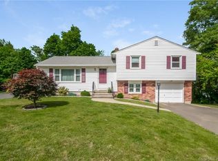 25 Marbern Ln, Naugatuck, CT 06770