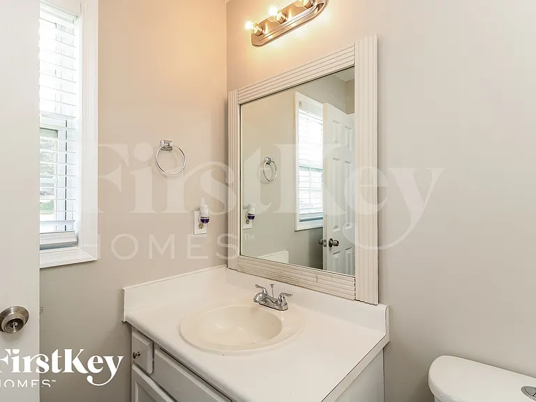 1712 Saint Charles Ln — Photo 13