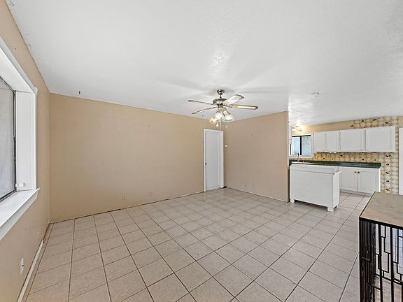5th image of 311 Leslie Dr